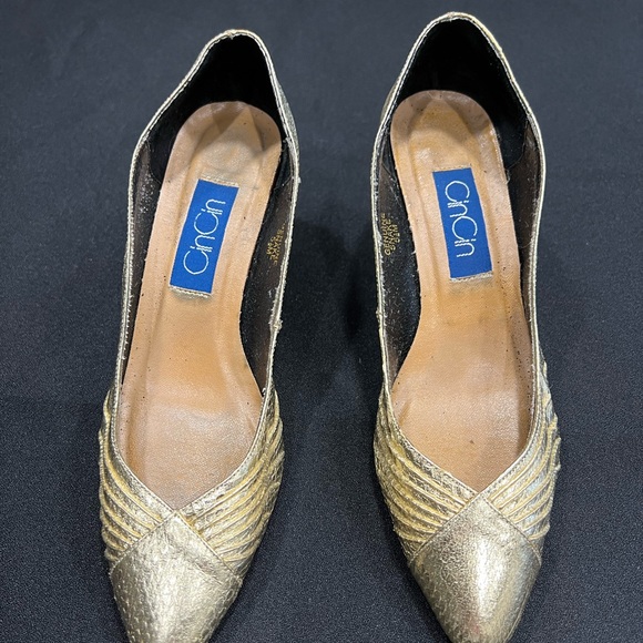 Vintage snakeskin gold heels 5 1/2 M - Picture 2 of 7